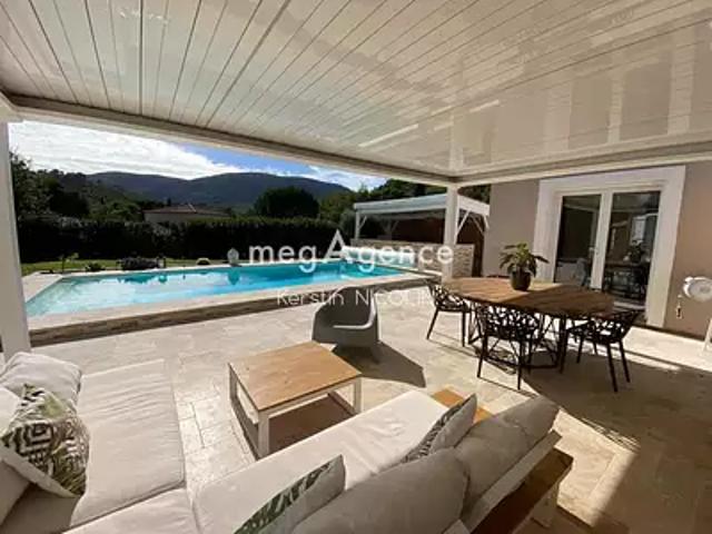 Méounes lès Montrieux 83136 Achat / Vente maison 7 pièces t7 piscine terrasse