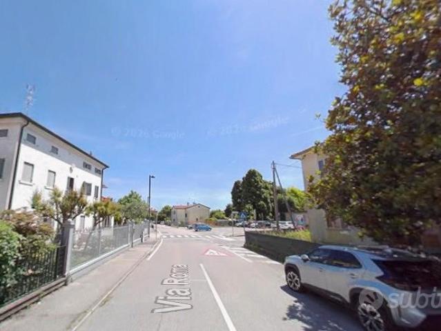 Meolo centro splendido trilocale con garage