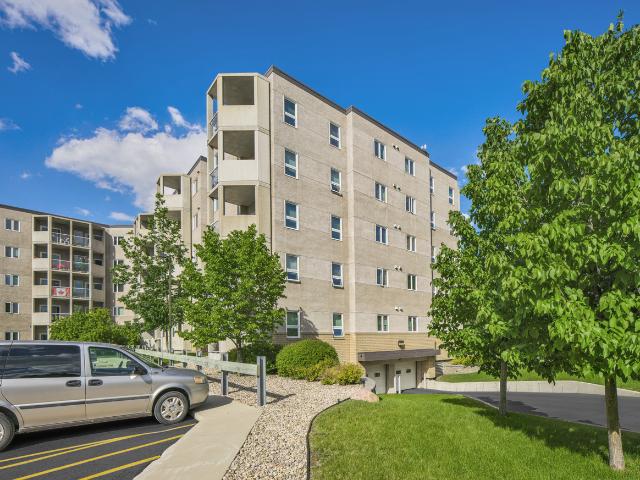 Meadowood Gardens 2 Bedroom Apartment for Rent at 576 Meadowood Gardens, Winnipeg, MB R2M 5S8 Meadowood