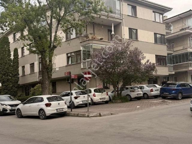 Mebusevlerinde Anıtkabirin Köşesinde Satılık 3+1 Daire