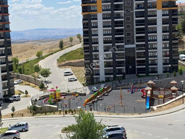 Mebuskent Evlerinde Ara Kat Konforlu Kiracısız 154m2 Satılık 3+1