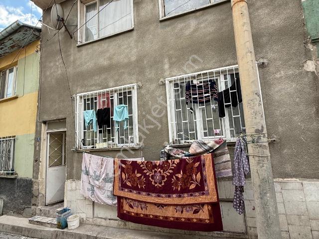 Mecidiye Mahallesinde Satılık Müstakil 3 Katlı 2+1 Daireler