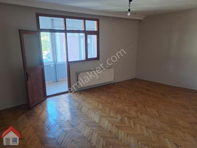 Mecidiyeköy Gülbahar Tekin Sok. 100m2 2+1 Balkonlu