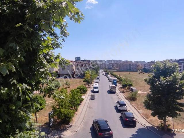 Meclis Mahallesi'nde Metroya Komşu Çok Geniş 2+1