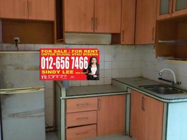 Medan Angsana Farlim 2 sale with Kitchen cabinet