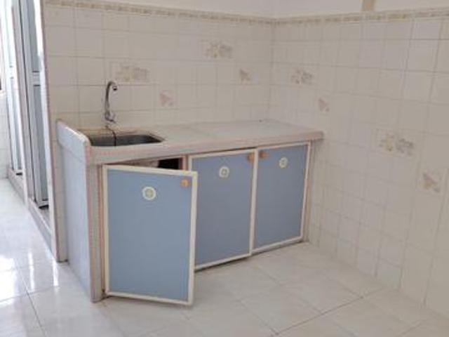 MEDAN ANGSANA 2G WITH LIFT 2Bedrooms Partly Renovated Tiles flooring