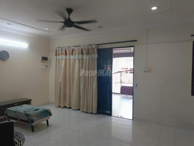 MEDAN PENGKALAN RIA DOUBLE STOREY TERRACE HOUSE FOR RENT