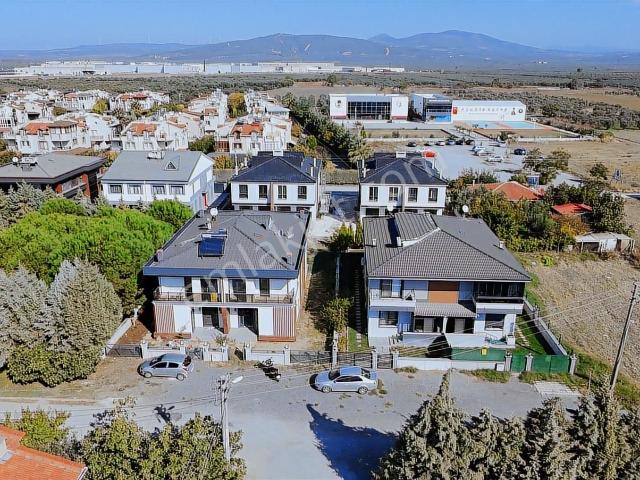 Medar Siteler Bölgesinde Kusursuz Sıfır 4+1 Havuzlu 176 M2 Villa