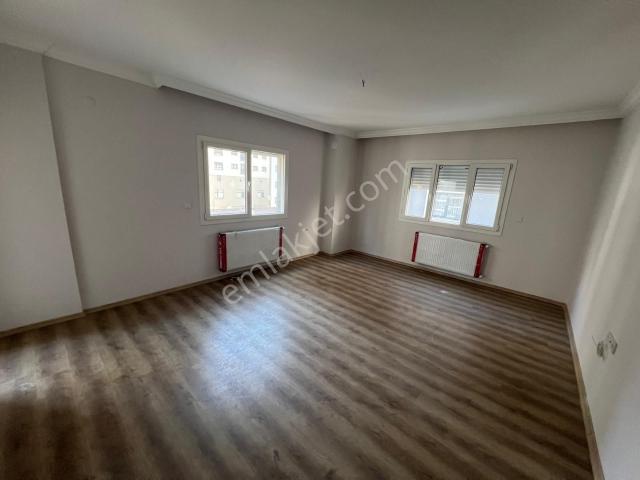 Medical Point Hastanesi'ne Komşu 2 Yaşında Kiralık 3+1 Daire
