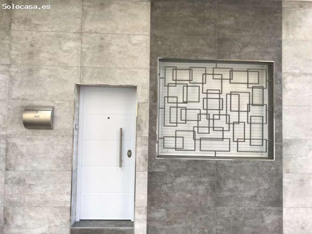 Media Temporada.Se alquila dede 1.10.26 30.4.27 apartamento al lado de la playa en La Carihuela T