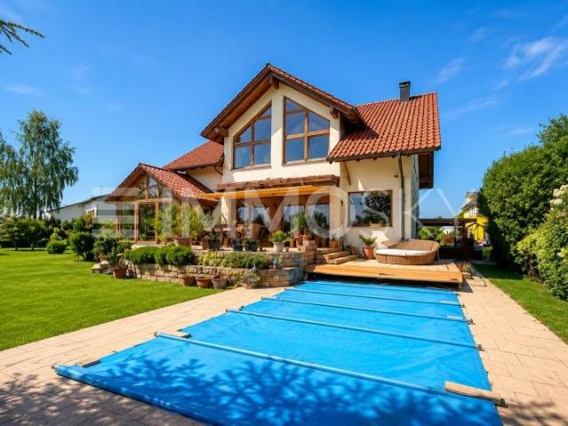 Mediterranes Haus mit Pool für Ihre Familie