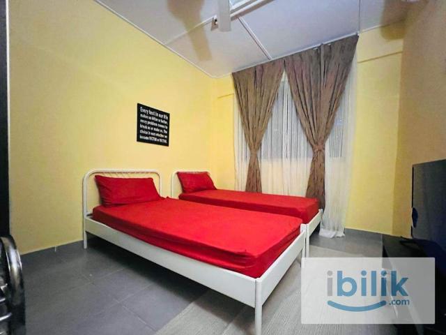 Medium Bedroom Bilik 1 Bukit Angkasa