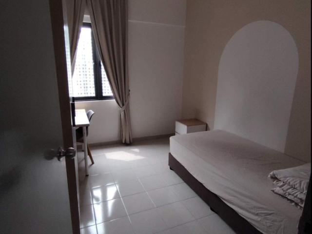 Medium / Small Room