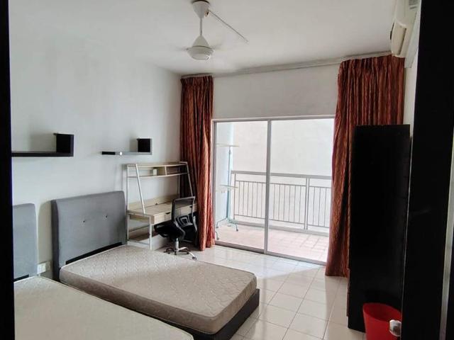 Medium Room