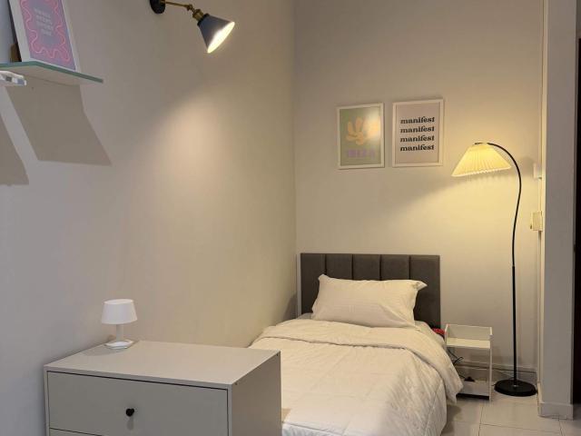 Medium room with attached bathroom at Setia Pearl Island, Bayan lepas