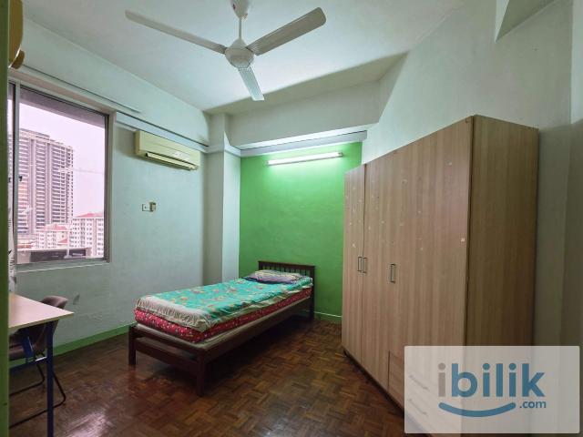 Medium Room with AC to Let at Kelana D'Putera Condo near LRT3 subang SA06