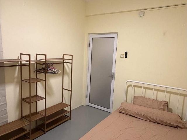 Medium room with aircond