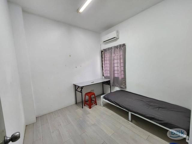 Medium Room with Aircond @ Pusat Bandar Puchong