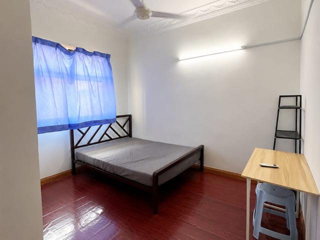 Medium Room with Private Bathroom @ Setia Alam ❤️ | 4 Mins to Setia City Mall ️