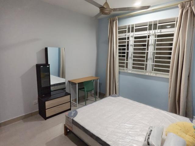 Medium Room at V Residensi 2, Shah Alam, Mix gender house