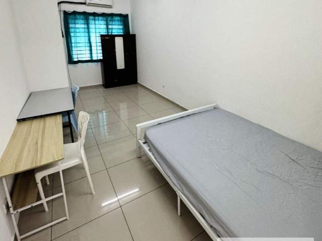 Medium Room At Botanic KlangNearbyAeon Mall Bukit Tinggi,The Landmark,Lotus Klang,HTARZero Deposit Apply‼️
