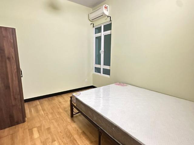 Medium Room at Saville @ The Park, Pantai