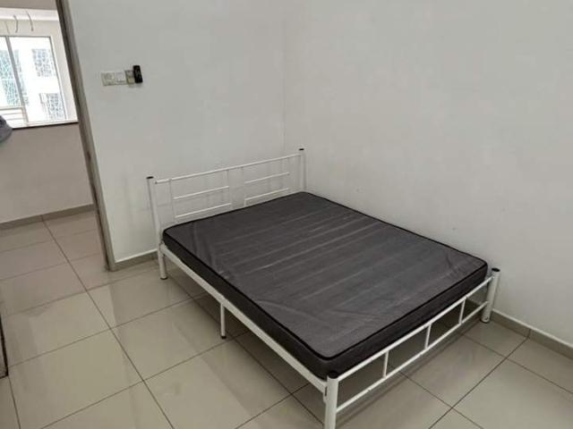 Medium room attach bathroom