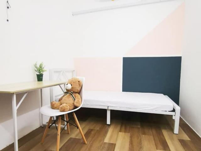 Medium room available at ken Damansara, Damansara intan
