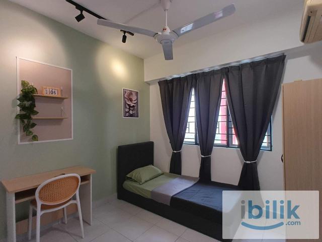 Medium Room Female Only Near USJ21 LRT
