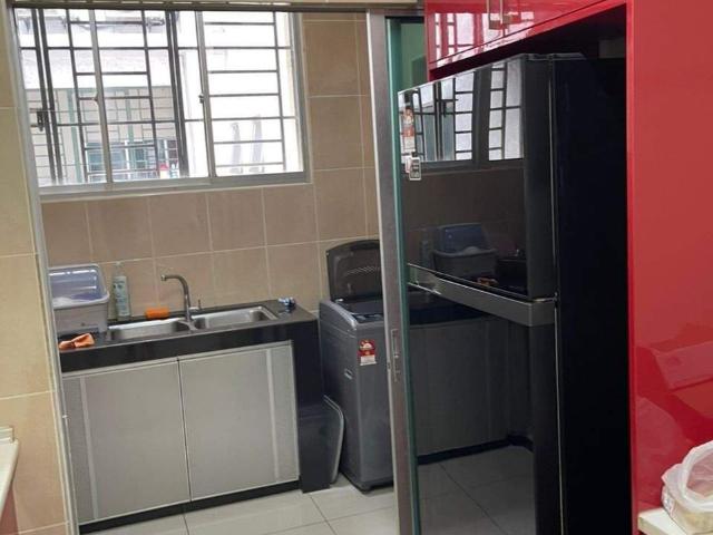 Medium Room Female unit oug parklane olad Klang Road