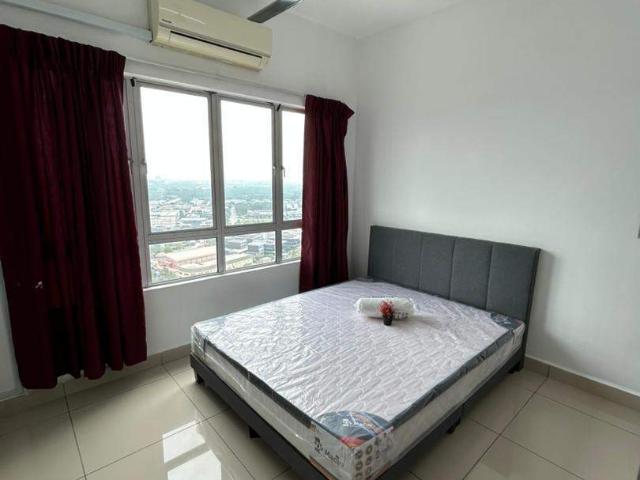 Medium Room For Female Unit Kota Damansara