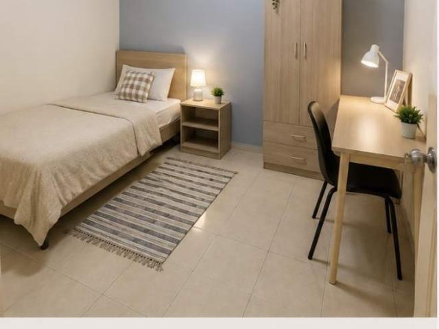 ==Medium Room==for rent at Taman tasik Puchong, Town house @ Town Villa