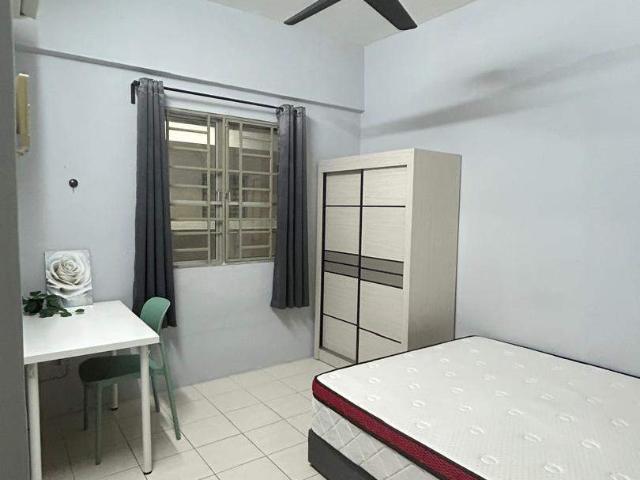 Medium Room for Rent at Residensi Laguna Condominium, Bandar Sunway