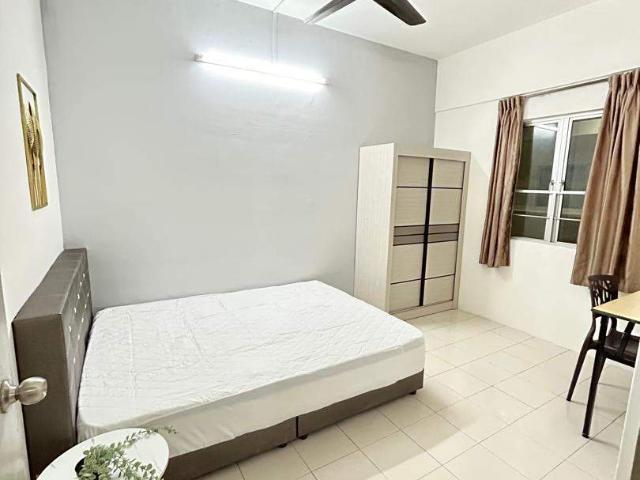 Medium Room for Rent at Residensi Laguna Condominium, Bandar Sunway