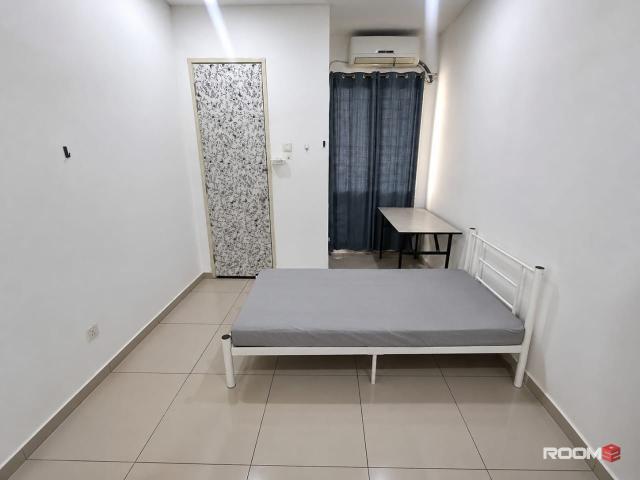 Medium Room For Rent @ Bandar Botanik ❤️ | Near AEON Bukit Tinggi & Lotus Klang ️✨