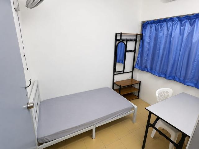 Medium Room For Rent @ Damansara Jaya | Near The Starling Mall & 3 Damansara Mall ️✨