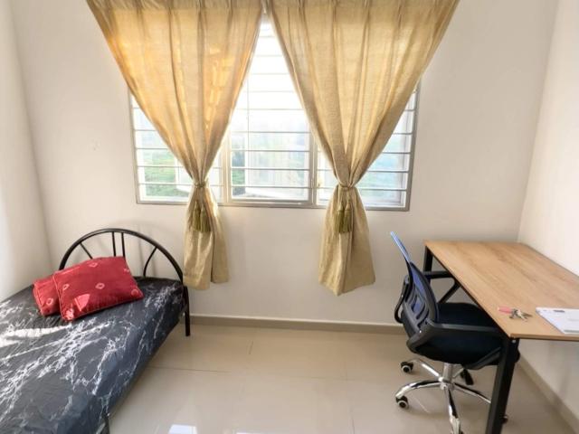 Medium Room for Rent FREE Covered Car Park, Bandar Sri Permaisuri, Cheras, KL