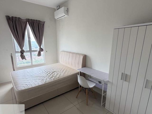 Medium room for rent in bukit jalil @ Platinum OUG