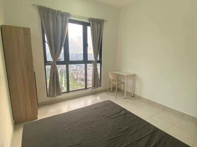 Medium Room for rent in Sentul