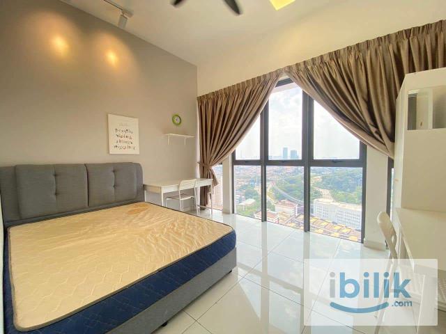 Medium room full glass window | walk to mrt taman connaught