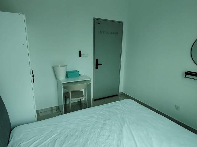 Medium Room Fully Furnished @ Nikka City Sentral, Cheras Permaisuri 50m walk to Salak Selatan LRT