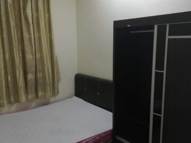 Medium Room in Bukit Indah walking distance to bus stop CW3 to Tuas