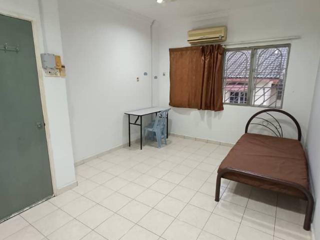 Medium room jalan wawasan 3/6, near to ioi mall, sport arena puchong, setia walk