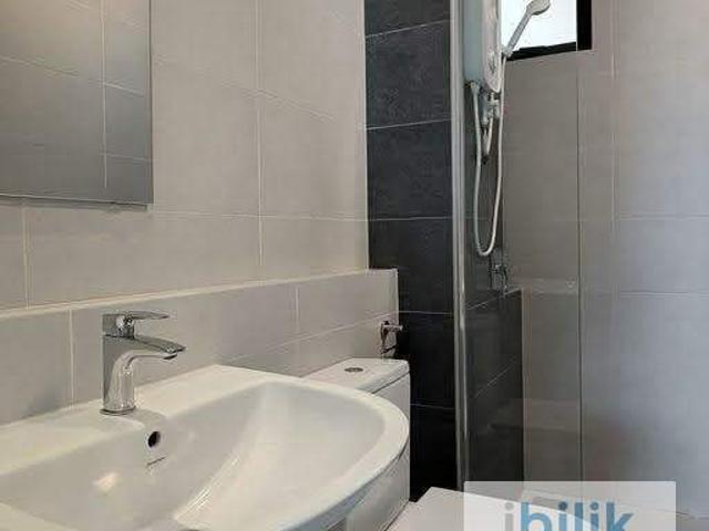 Medium Room Near MRT Maluri
