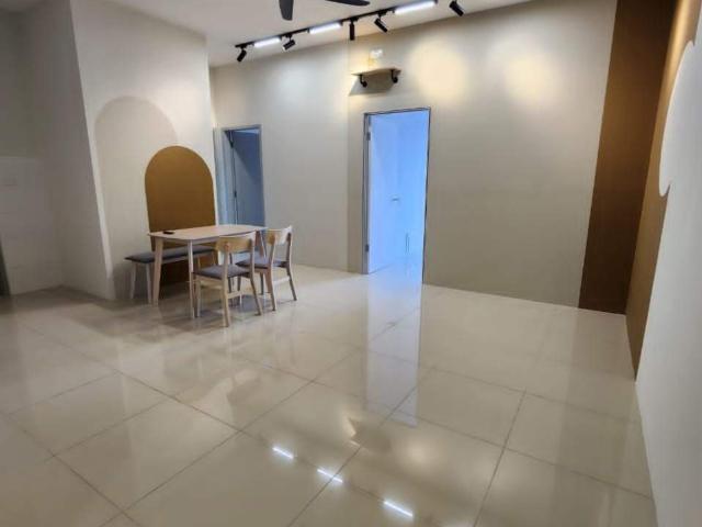 Medium Room near LRT Muhibbah for rent