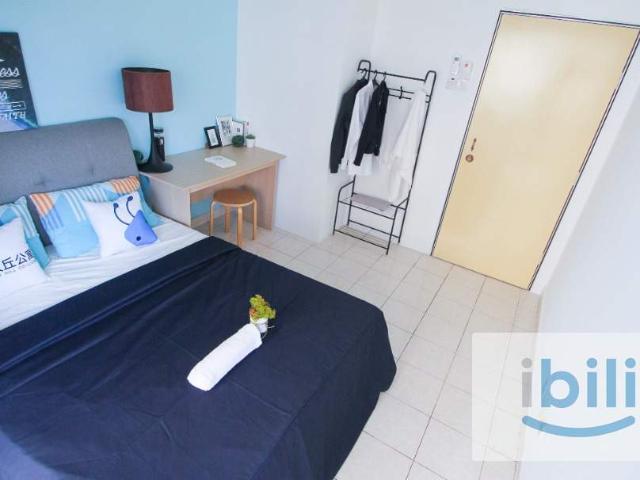 Medium Room @ Palm Spring Condo Kota Damansara