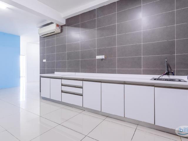 Medium room Queen bed with aircond & window for rent at Arte, Kuchai