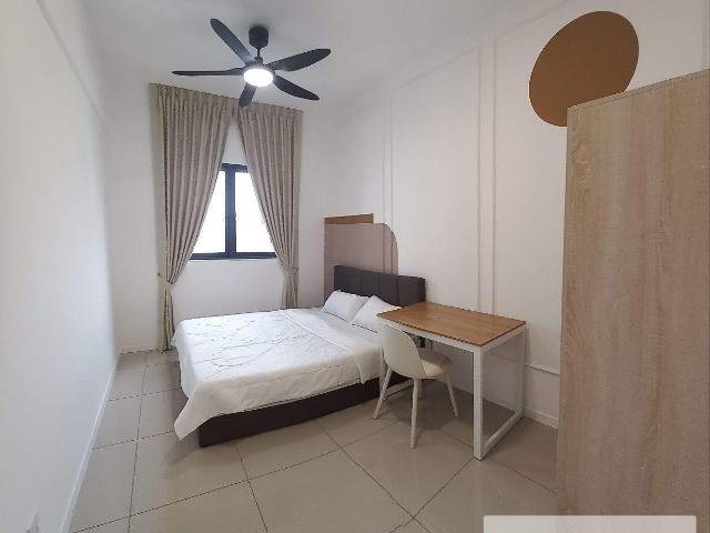 MEDIUM Room SAVVY @ Riana Dutamas 6mins to KTM SEGAMBUT Mont Kiara KL
