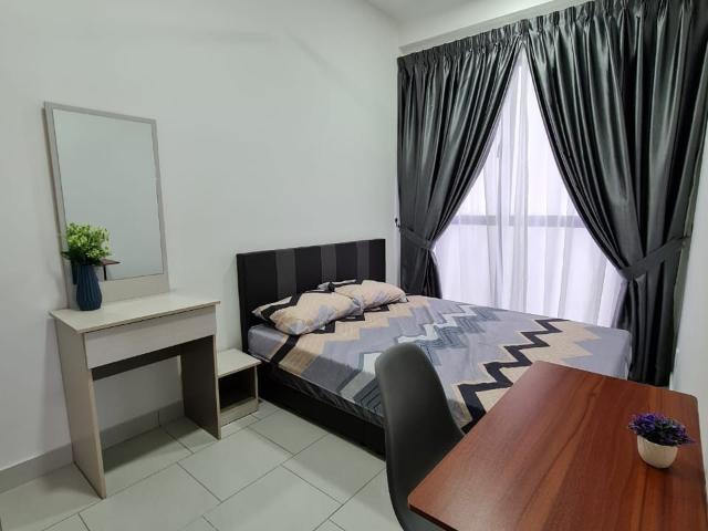 MEDIUM ROOM SERI KEMBANGAN NEAR KTM SERDANG