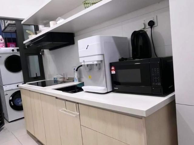 Medium Room, Sunway D7 Condo